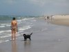 Maedchen-mit-Hund_Blavand_Strand_2004_jpg